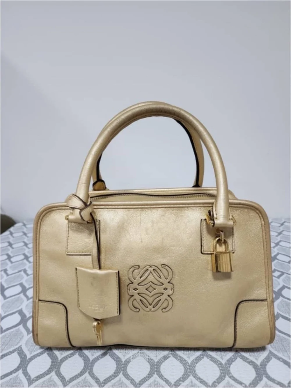 Authentic LOEWE Metallic Goatskin Amazona 36 Shoulder Bag Gold